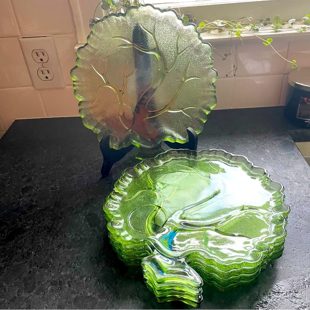 Vintage Avocado green Hazel Atlas Tree of Life luncheon/ snack plates. - no cups